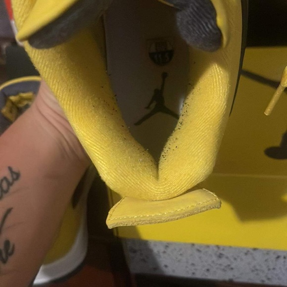 Jordan 4 - Picture 6 of 6